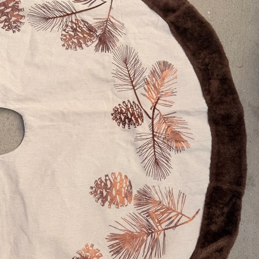 Pine Cone Branch Christmas Tree Skirt Faux Fur Edge Beige Metallic Large 48